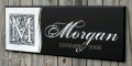 Personalized family name sign, black/white